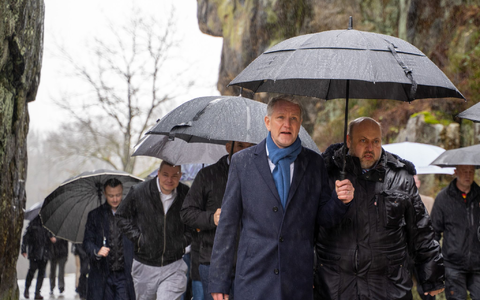 An den Externsteinen im Teutoburger Wald hatte sich Höcke mit nordrhein-westfälischen AfD-Politikern getroffen. - Foto: Max Lametz/dpa