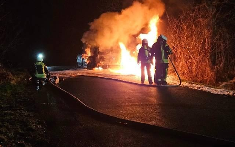 POL-CUX: PKW Brand in Bad Bederkesa (Foto im Anhang) - Foto: presseportal.de