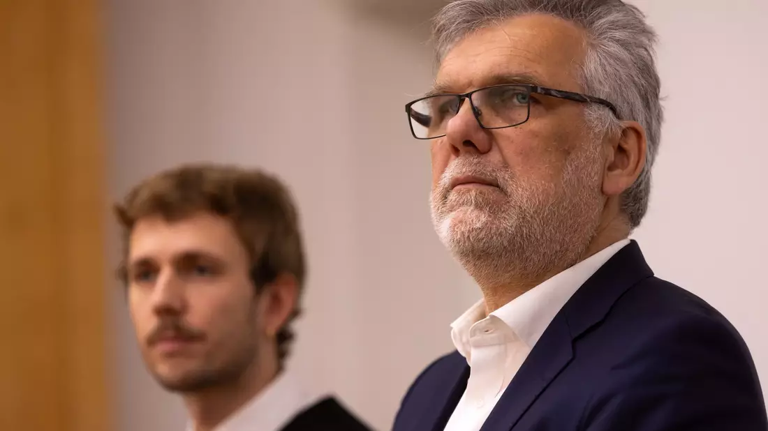 Der Journalist Hans-Wilhelm Saure muss weiterhin auf eine Auskunft zum berühmten Schabowski-Zettel warten. Das Haus der Geschichte ist in Revision gegangen. (Archivbild) - Bild: Dieter Menne/dpa