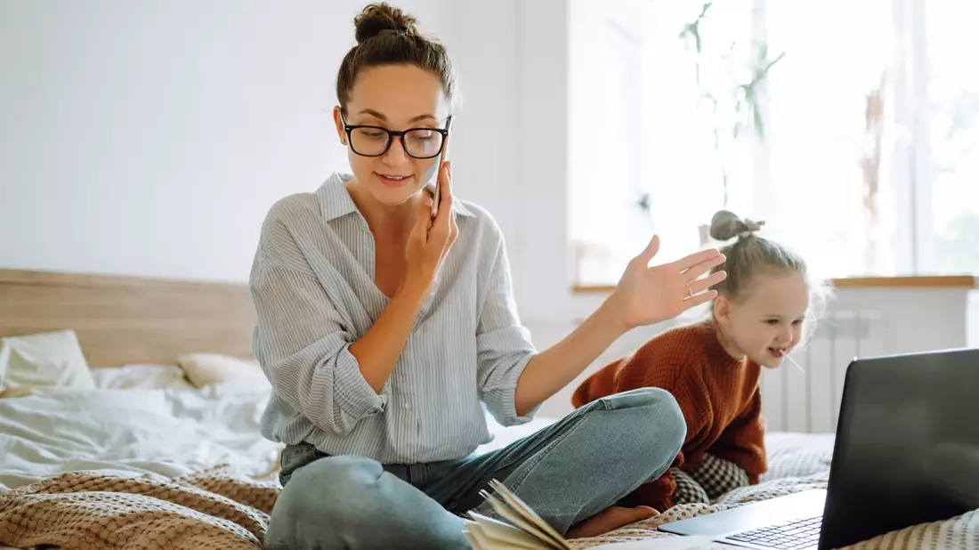Resilienz-Booster für Alltags-Heldinnen / Starke Nerven in stressigen Zeiten: Natürliche Unterstützung für Frauen - Bild: presseportal.de
