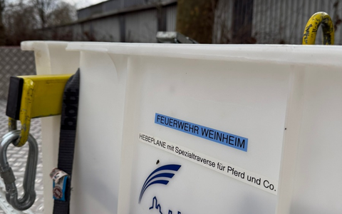 FW Weinheim: Feuerwehr Weinheim unterstützt mit Hebegeschirr in Lampertheim - Foto: presseportal.de