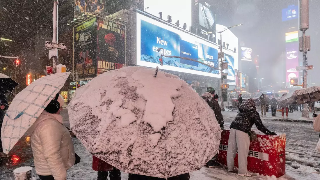 Im New York wurden zum Teil über 38 Zentimeter gemessen. - Bild: Lev Radin/ZUMA Press Wire/dpa