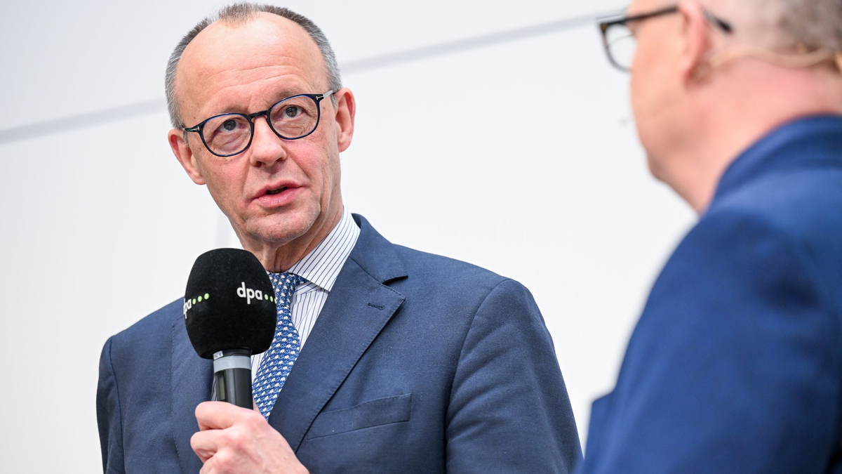 Der Ausgang der Landtagswahlen im Herbst? Derzeit sei ihm anderes wichtiger, sagt Merz.  - Foto: Annette Riedl/dpa