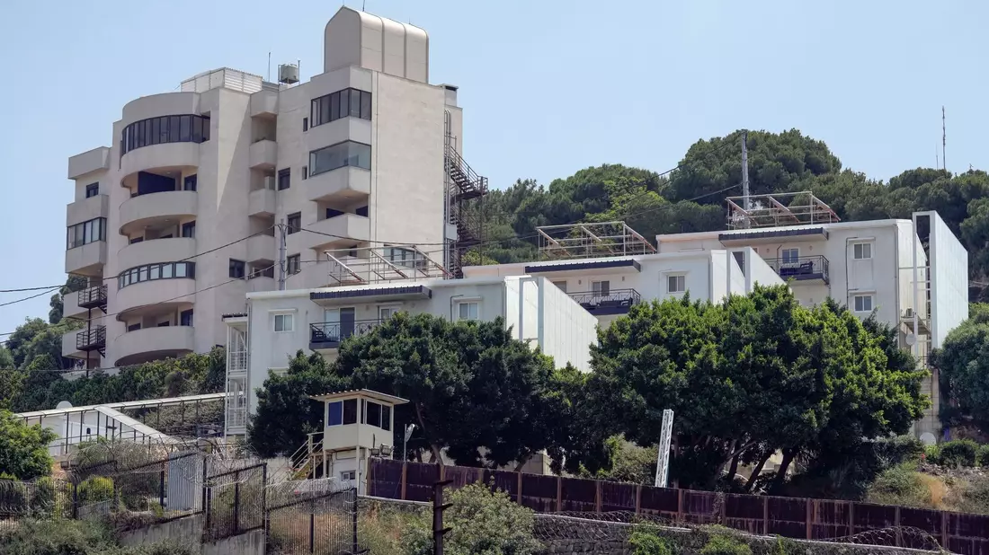 Inmitten der Spannungen zwischen Washington und Teheran hat das US-Außenministerium einen Teil seines Botschaftspersonals in Beirut zur Ausreise aus dem Libanon aufgefordert.  - Bild: Bilal Hussein/AP/dpa
