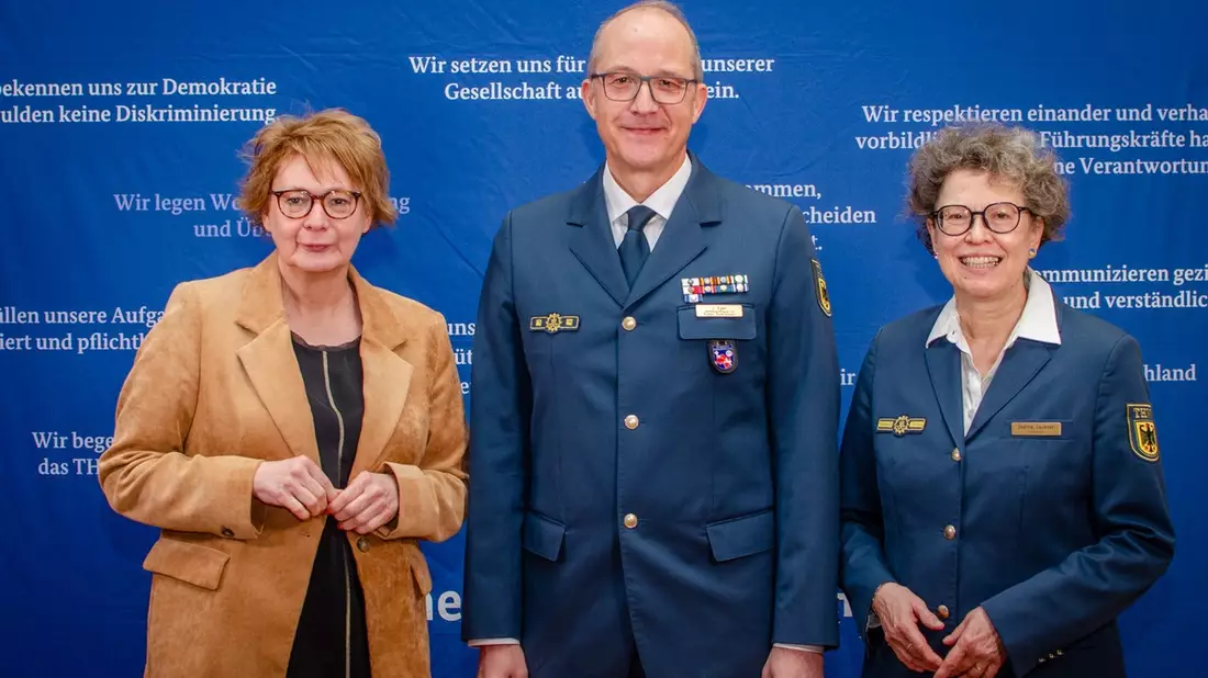 THW HB-NDS: Stabwechsel im Norden: Jörg Eger als neuer THW-Landesbeauftragter für Bremen und Niedersachsen eingeführt - Bild: presseportal.de