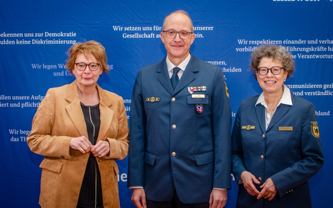 THW HB-NDS: Stabwechsel im Norden: Jörg Eger als neuer THW-Landesbeauftragter für Bremen und Niedersachsen eingeführt - Foto: presseportal.de