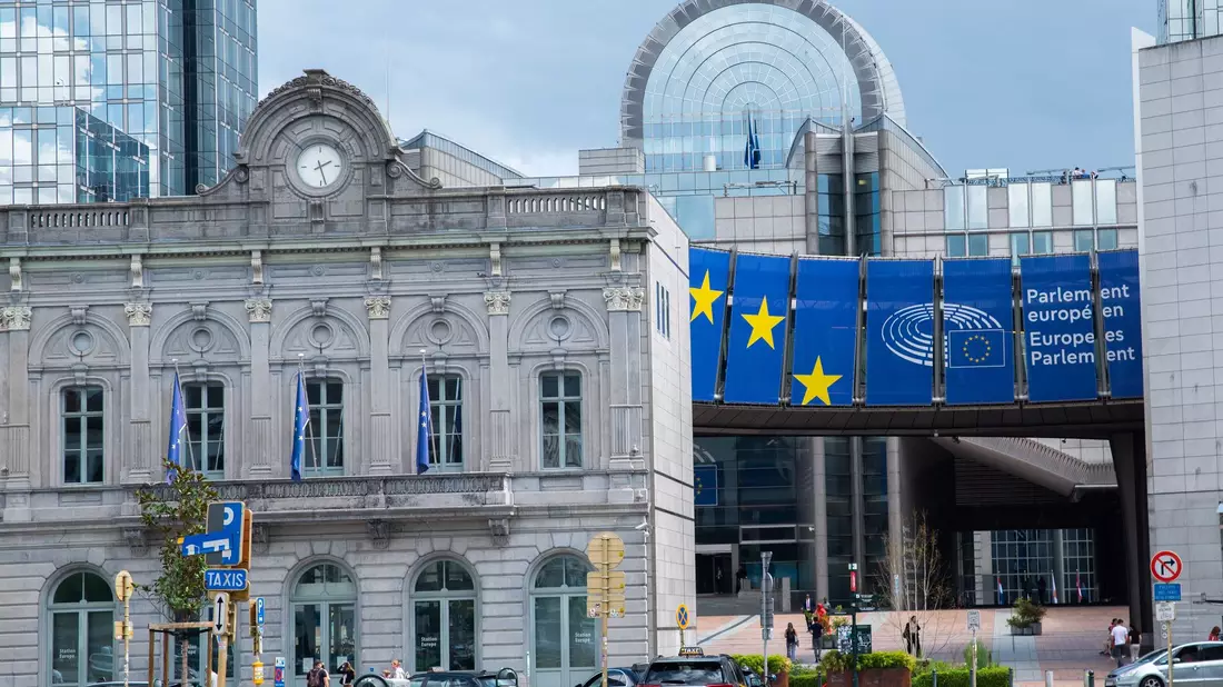Die EU und die USA hatten sich vergangenes Jahr auf ein Zollabkommen geeinigt. (Archivbild) - Bild: Alicia Windzio/dpa