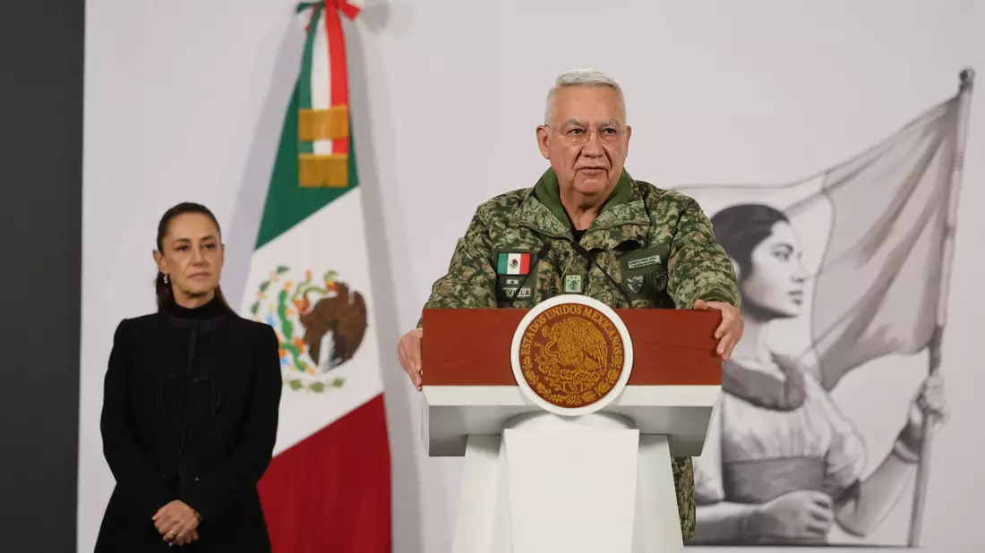 Wegen der hohen Zahl an getöteten Soldaten brach der General auf der Pressekonferenz in Tränen aus. - Bild: Ginnette Riquelme/AP/dpa