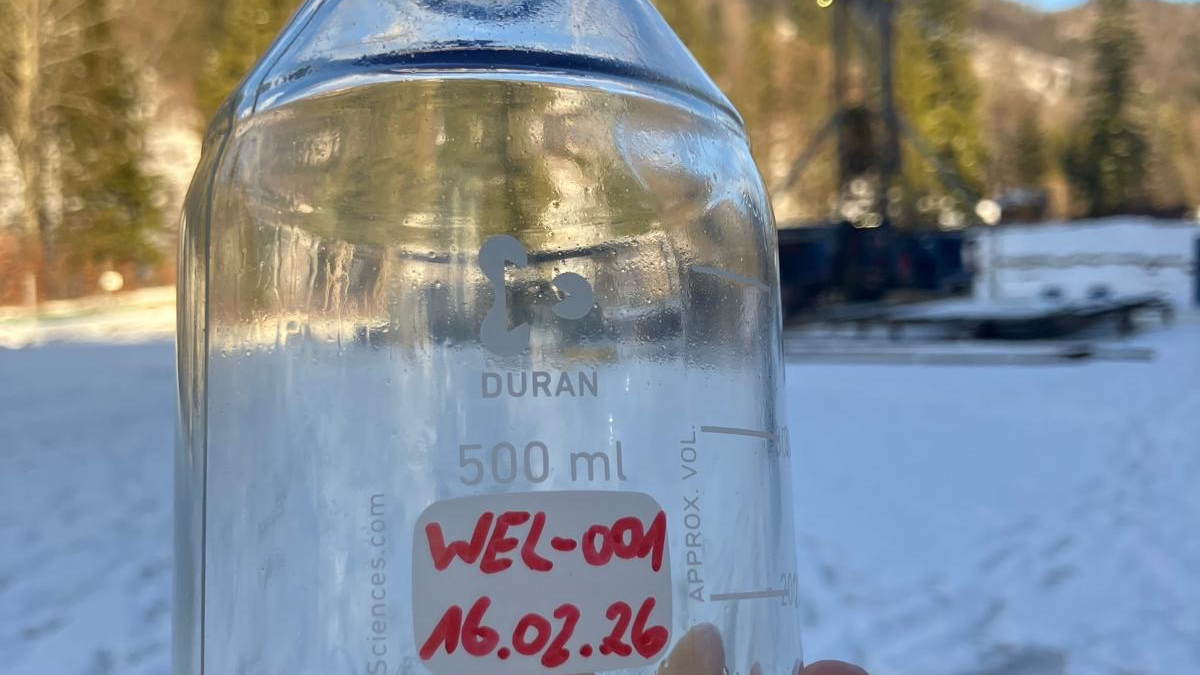 Leichtölprobe aus Welchau-Tests - Foto: ADX Energy über pressetext.de