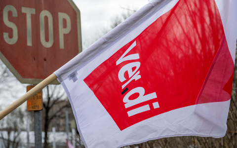 Die Gewerkschaft Verdi ruft zum zweiten Mal in diesem Jahr zu einem bundesweiten Warnstreik im ÖPNV auf. (Archivbild) - Foto: Stefan Puchner/dpa
