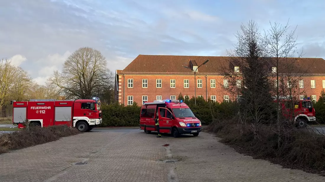 FW-AUR: Ertönender Alarm aus verschlossenem Gebäude - Bild: presseportal.de