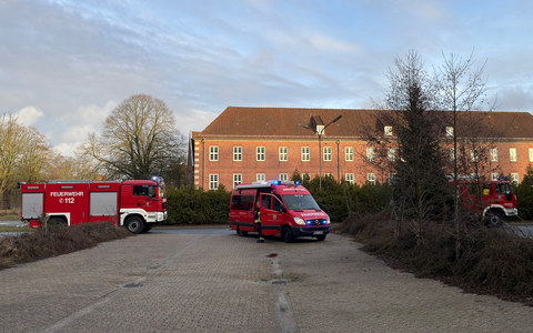 FW-AUR: Ertönender Alarm aus verschlossenem Gebäude - Foto: presseportal.de