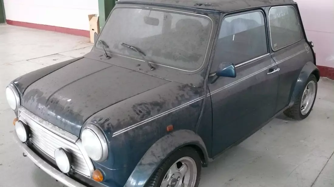 HZA-D: Mini Pfändung mit maxi Erfolg für den Zoll / Zoll pfändet vermeintlichen Schrott-Mini und versteigert ihn für über 15.000 Euro - Bild: presseportal.de
