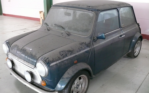 HZA-D: Mini Pfändung mit maxi Erfolg für den Zoll / Zoll pfändet vermeintlichen Schrott-Mini und versteigert ihn für über 15.000 Euro - Foto: presseportal.de