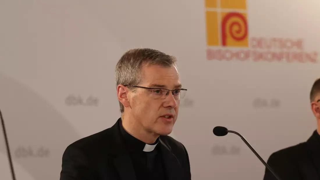 Bischof Dr. Heiner Wilmer SCJ ist neuer Vorsitzender der Deutschen Bischofskonferenz - Bild: presseportal.de