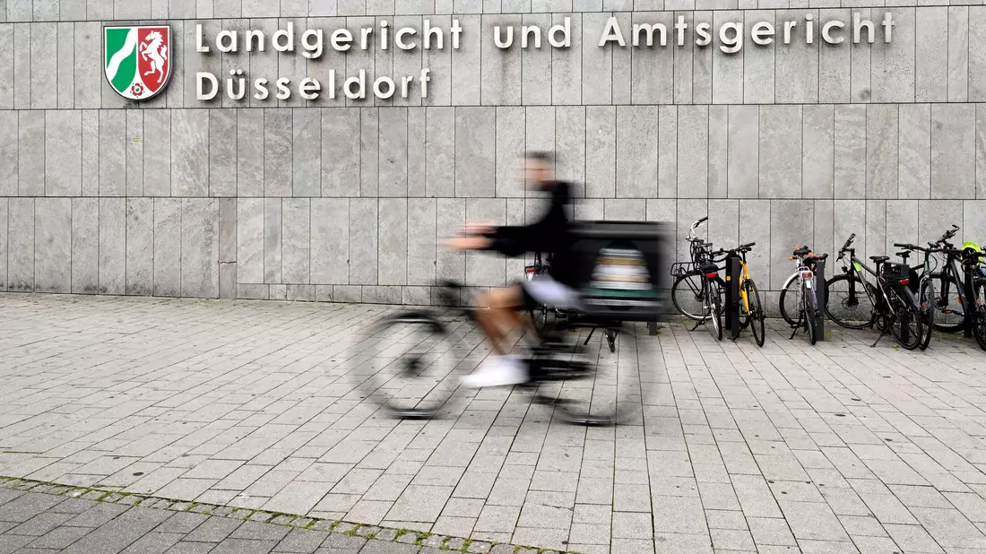 Das Gericht verhandelt einen Mordfall aus dem Jahr 1984. (Symbolbild) - Bild: Roberto Pfeil/dpa