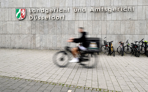 Das Gericht verhandelt einen Mordfall aus dem Jahr 1984. (Symbolbild) - Foto: Roberto Pfeil/dpa