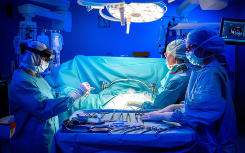 Zugewanderte Ärzte sind häufig besonders jung. (Symbolbild) - Foto: Sina Schuldt/dpa