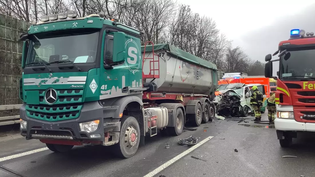FW-GE: Verkehrsunfall auf der A2 - Eine verletzte Person - Bild: presseportal.de