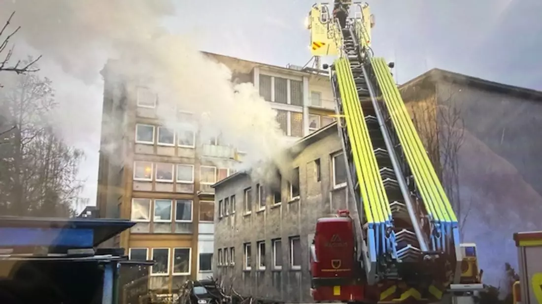 FW-DO: Tödlicher Wohnungsbrand in einem Mehrfamilienhaus am Südwestfriedhof - Bild: presseportal.de