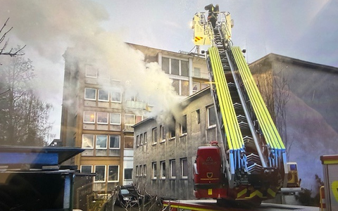 FW-DO: Tödlicher Wohnungsbrand in einem Mehrfamilienhaus am Südwestfriedhof - Foto: presseportal.de