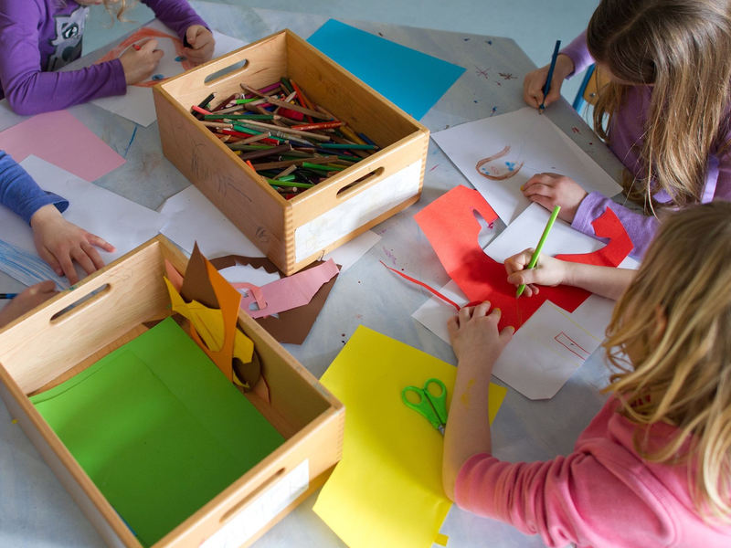 Auch nachmittags in der Schule: Ab Herbst haben Erstklässler einen Anspruch auf Ganztagsbetreuung. (Symbolbild) - Foto: Uwe Anspach/dpa