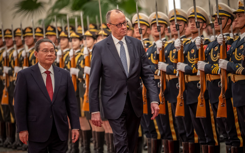Merz appelliert in Peking an die gemeinsame Verantwortung Europas und Chinas. - Foto: Michael Kappeler/dpa