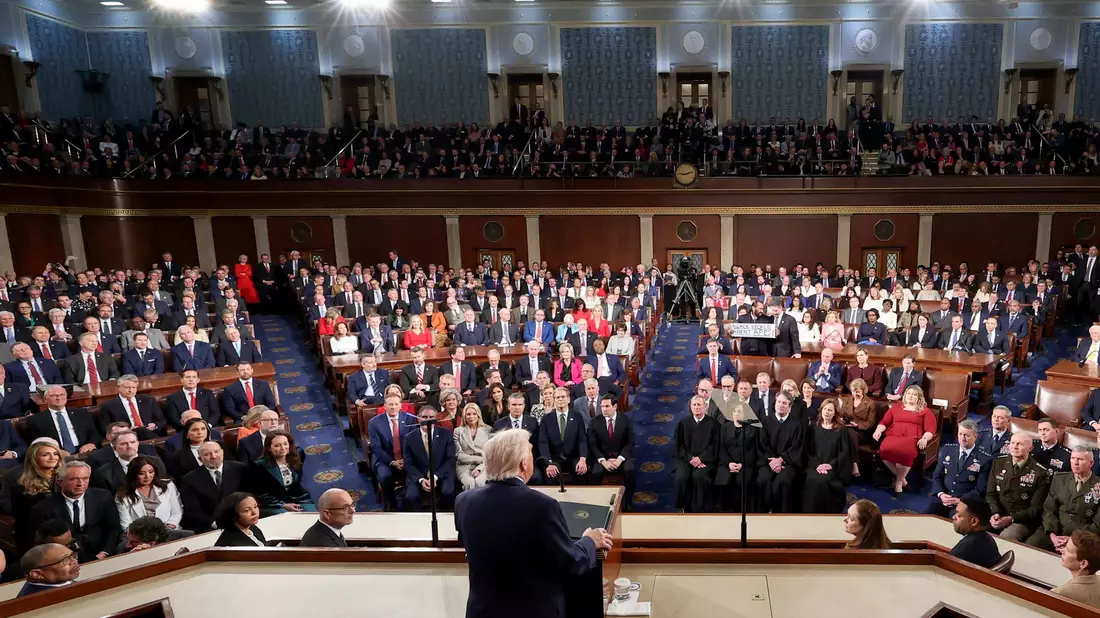 Fast zwei Stunden lang redete Trump vor dem Kongress. - Bild: Jessica Koscielniak/Pool Reuters/AP/dpa