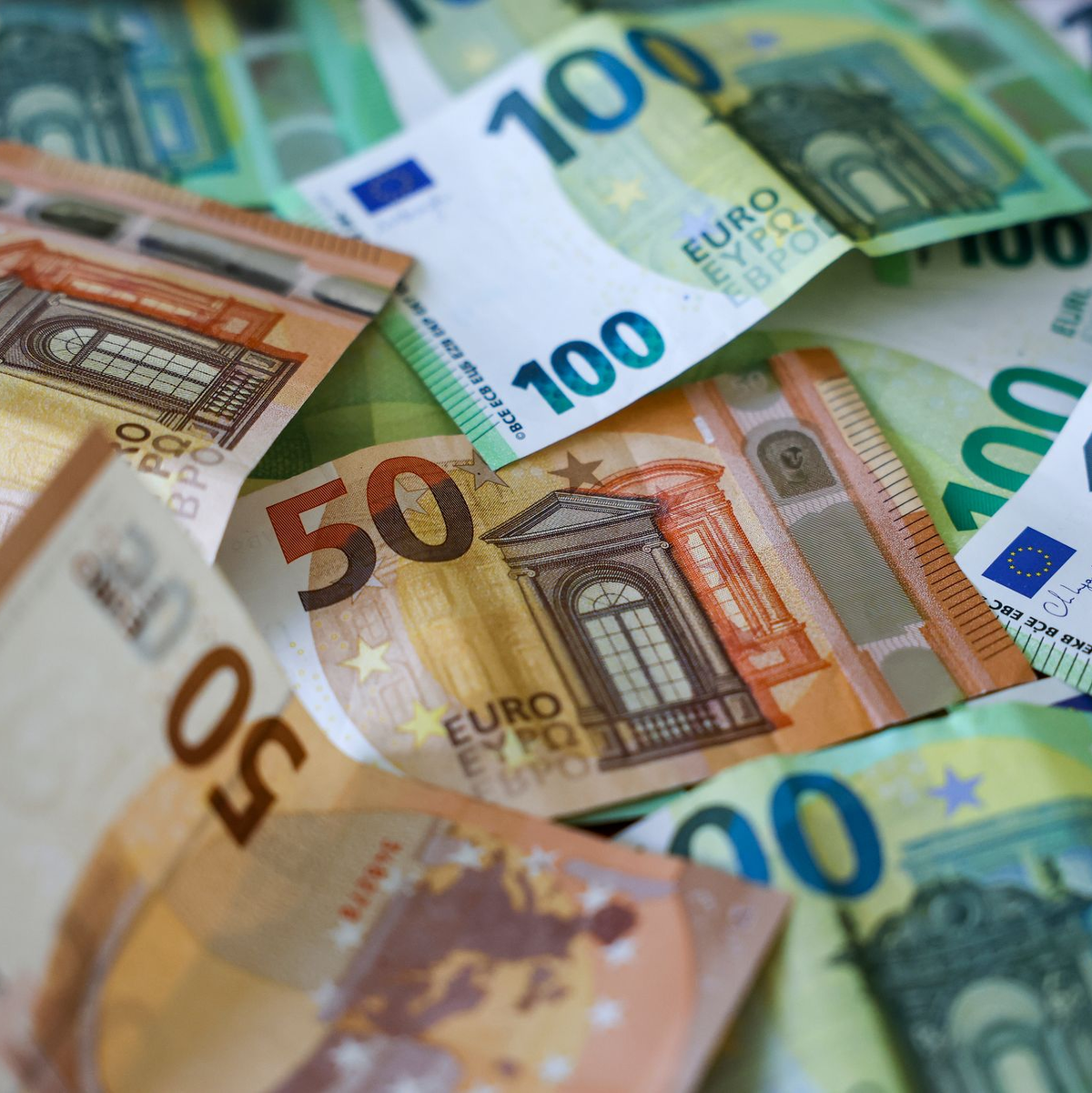 Der Staat hat im vergangenen Jahr erneut deutlich mehr Geld ausgegeben, als er eingenommen hat. (Symbolbild) - Foto: Jan Woitas/dpa