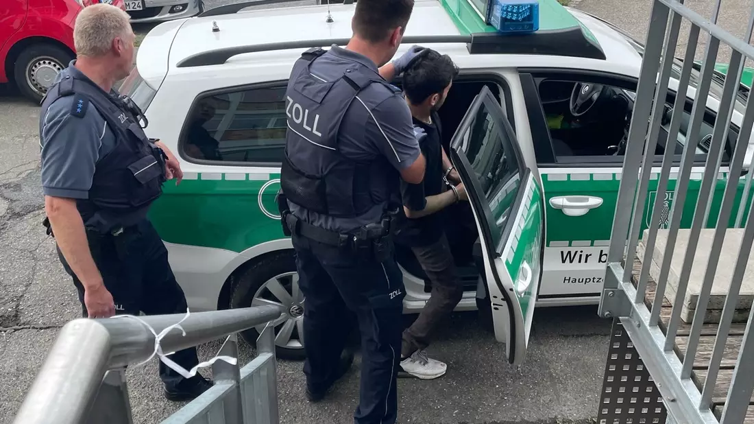 HZA-UL: Bekämpfung der Schwarzarbeit/Zoll-Bilanz 2025: Zielgenaue Kontrollen führen zu mehr Verfahren/Haftstrafen fast verdoppelt/Bußgelder um 20 Prozent gestiegen - Bild: presseportal.de