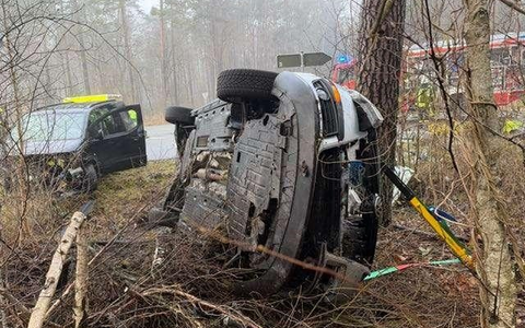 POL-CUX: Schwerer Verkehrsunfall im Bereich Hagen im Bremischen - Drei Personen verletzt, zwei davon schwer (Foto im Anhang) - Foto: presseportal.de