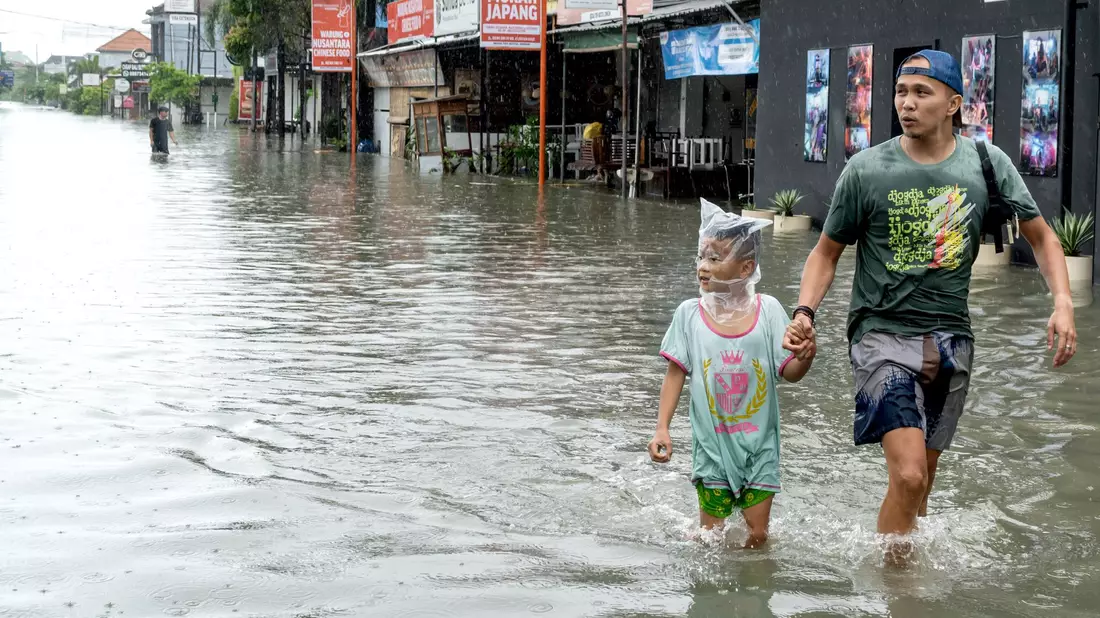 Vor allem beliebte Urlaubsorte im Süden der Insel sind betroffen. - Bild: Dicky Bisinglasi/XinHua/dpa