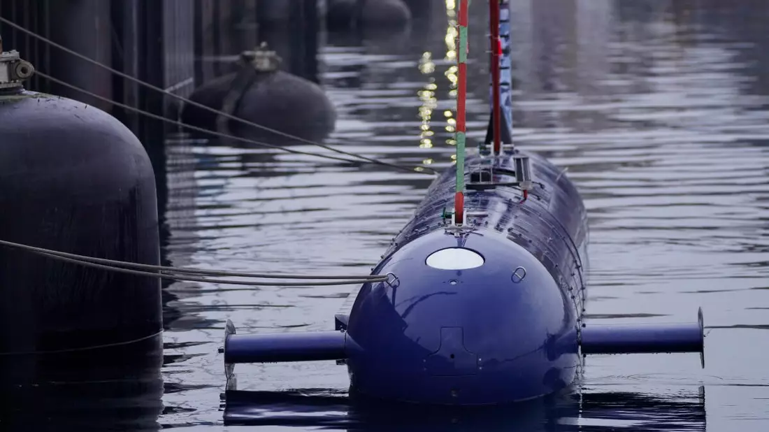 Übernahme des unbemannten Unterwasserfahrzeugs BlueWhale - Bild: presseportal.de