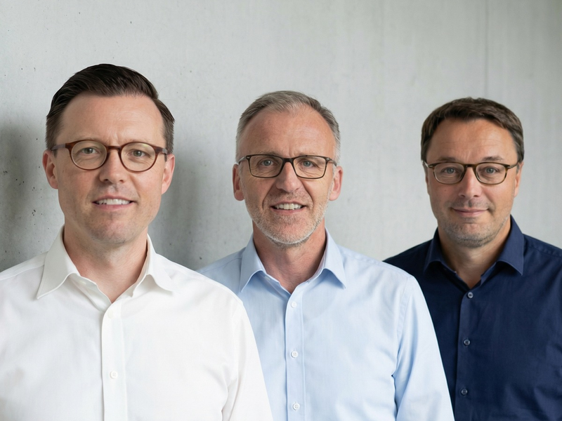 Deutsche Kautionskasse AG setzt auf Kontinuität: Vorstandsverträge von Christian Sili, Dieter Burghaus und Heiko Franz um fünf Jahre verlängert - Foto: presseportal.de