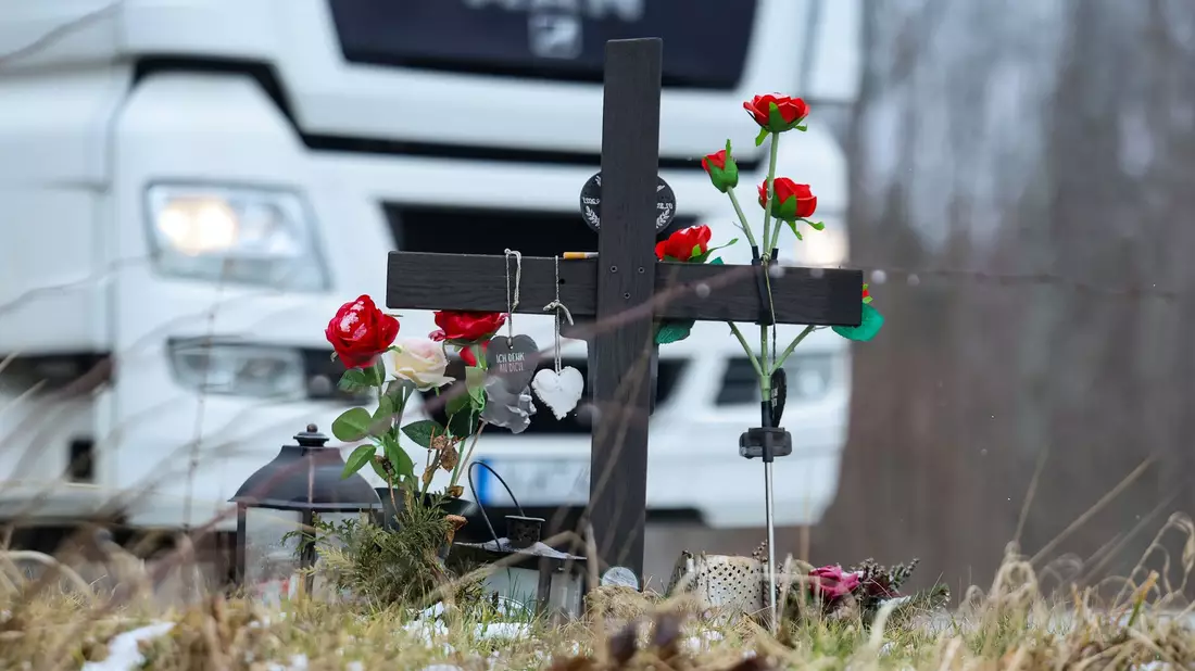 2.814 Menschen starben im letzten Jahr auf Deutschlands Straßen. (Symbolbild) - Bild: Jan Woitas/dpa