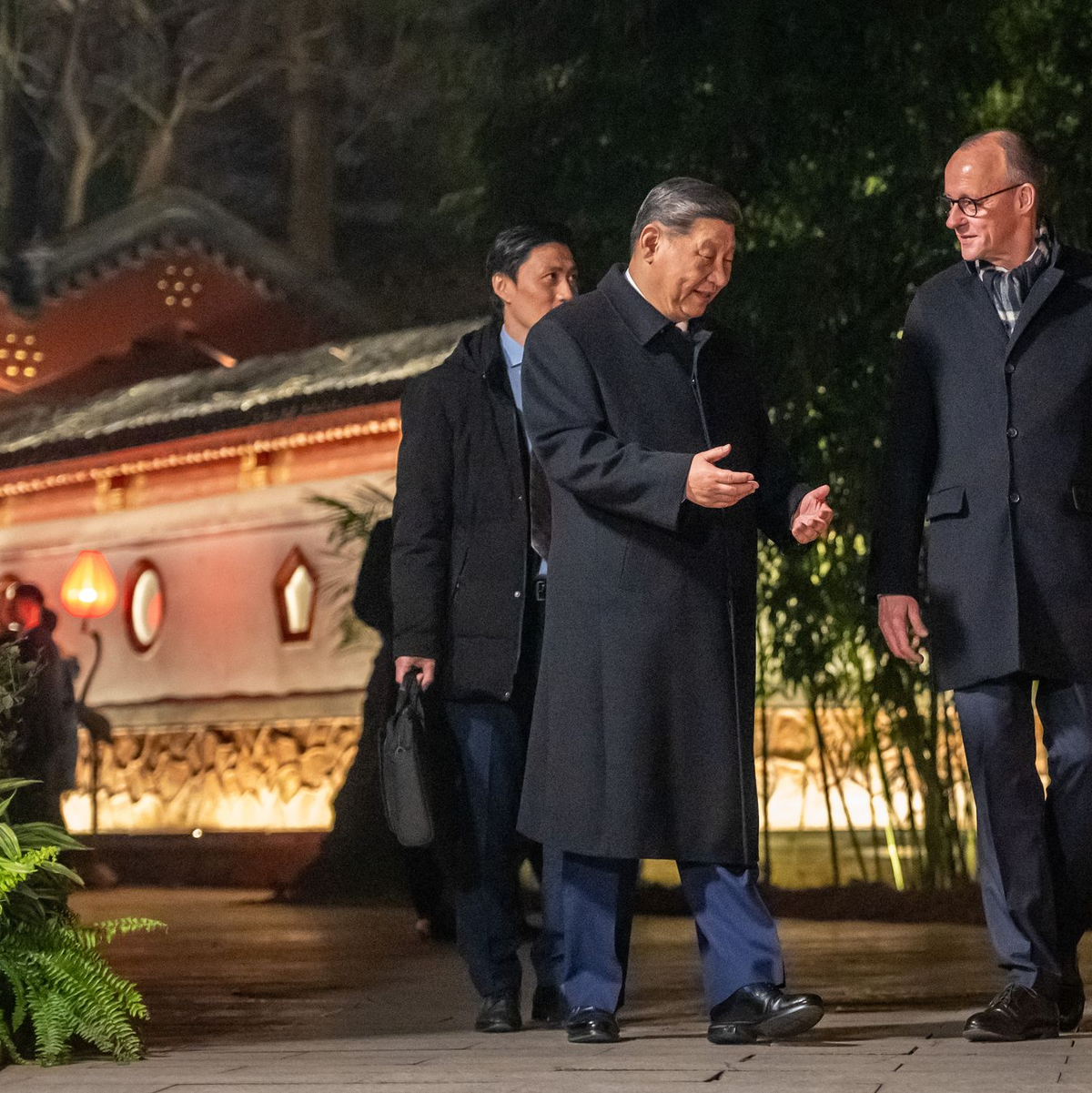 Merz besucht erstmals als Bundeskanzler China. - Foto: Michael Kappeler/dpa