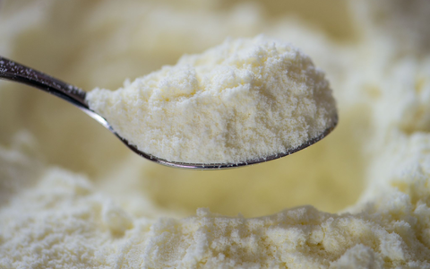 Der Giftstoff Cereulid wurde bei Kontrollen in Milchpulver entdeckt. (Symbolbild) - Foto: Armin Weigel/dpa Der Giftstoff Cereulid wurde bei Kontrollen in Milchpulver entdeckt. (Symbolbild) - Foto: Armin Weigel/dpa