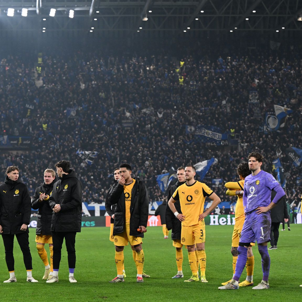 Die Profis von Borussia Dortmund müssen das Aus in der Champions League schnell abhaken. - Foto: Federico Gambarini/dpa