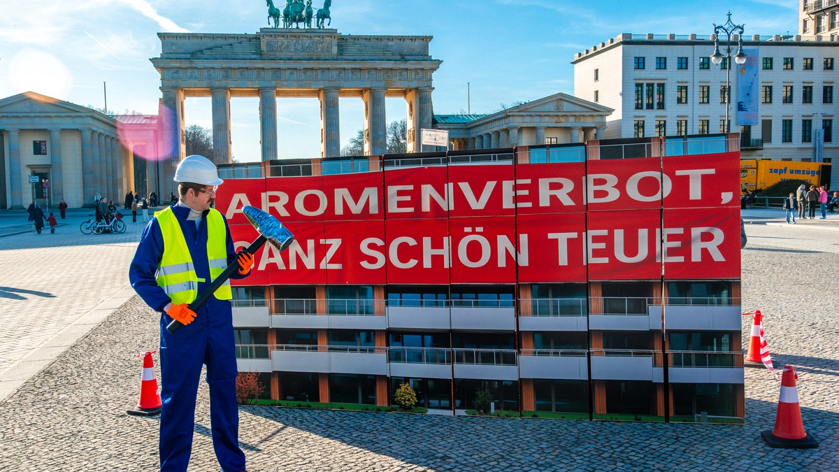 Schwarzmarkt-Geschenk statt Bundeshaushalt: 1,5 Milliarden Euro Steuer-Ausfall durch E-Zigaretten-Verbote - Foto: presseportal.de