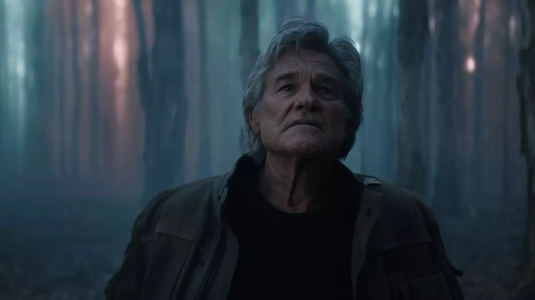 Kurt Russell bekommt es als Lee Shaw in Monarch: Legacy of Monsters mit King Kong und anderen Monstern zu tun. - Bild: -/Apple TV/dpa