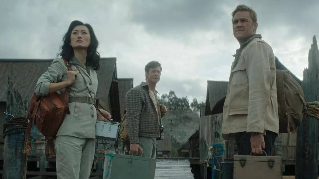 Wyatt Russell spielt den jungen Lee Shaw, der in den 50er Jahren mit seinen Freunden die Ursprünge der Monster ergründet. - Bild: -/Apple TV/dpa