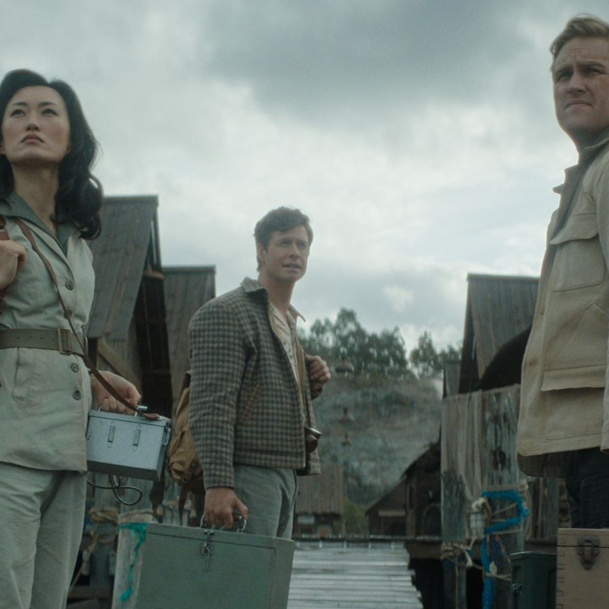 Wyatt Russell spielt den jungen Lee Shaw, der in den 50er Jahren mit seinen Freunden die Ursprünge der Monster ergründet. - Foto: -/Apple TV/dpa