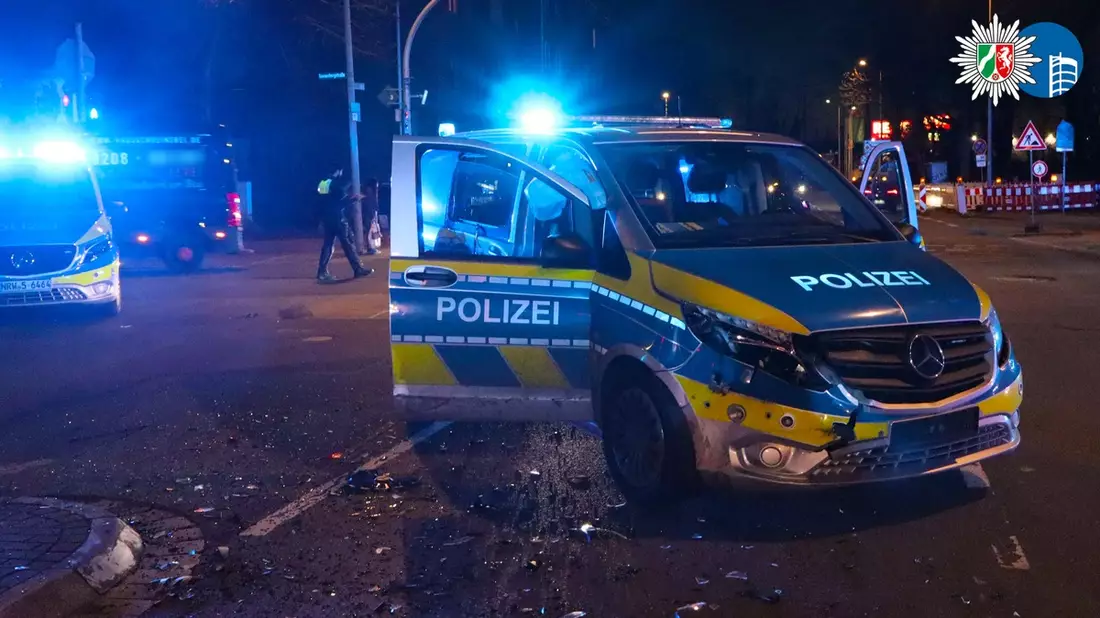 POL-OB: Einsatzfahrt endet in Verkehrsunfall - Bild: presseportal.de