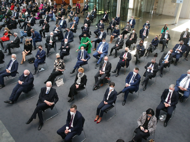 Im Jahr 2022 wählt die Bundesversammlung unter Corona-Bedingungen Bundespräsident Frank-Walter Steinmeier für eine zweite Amtszeit  - Foto: Wolfgang Kumm/dpa-Zentralbild/dpa
