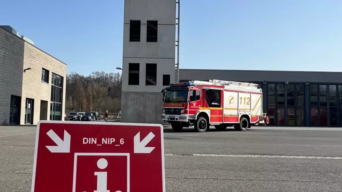 FW Dinslaken: Evaluierung der Notfallinformationspunkte der Stadt Dinslaken - Bild: presseportal.de