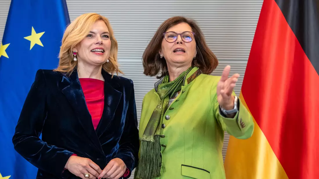 Ihre Namen fallen für die Steinmeier-Nachfolge immer wieder: Julia Klöckner und Ilse Aigner. (Archivbild) - Bild: Michael Kappeler/dpa