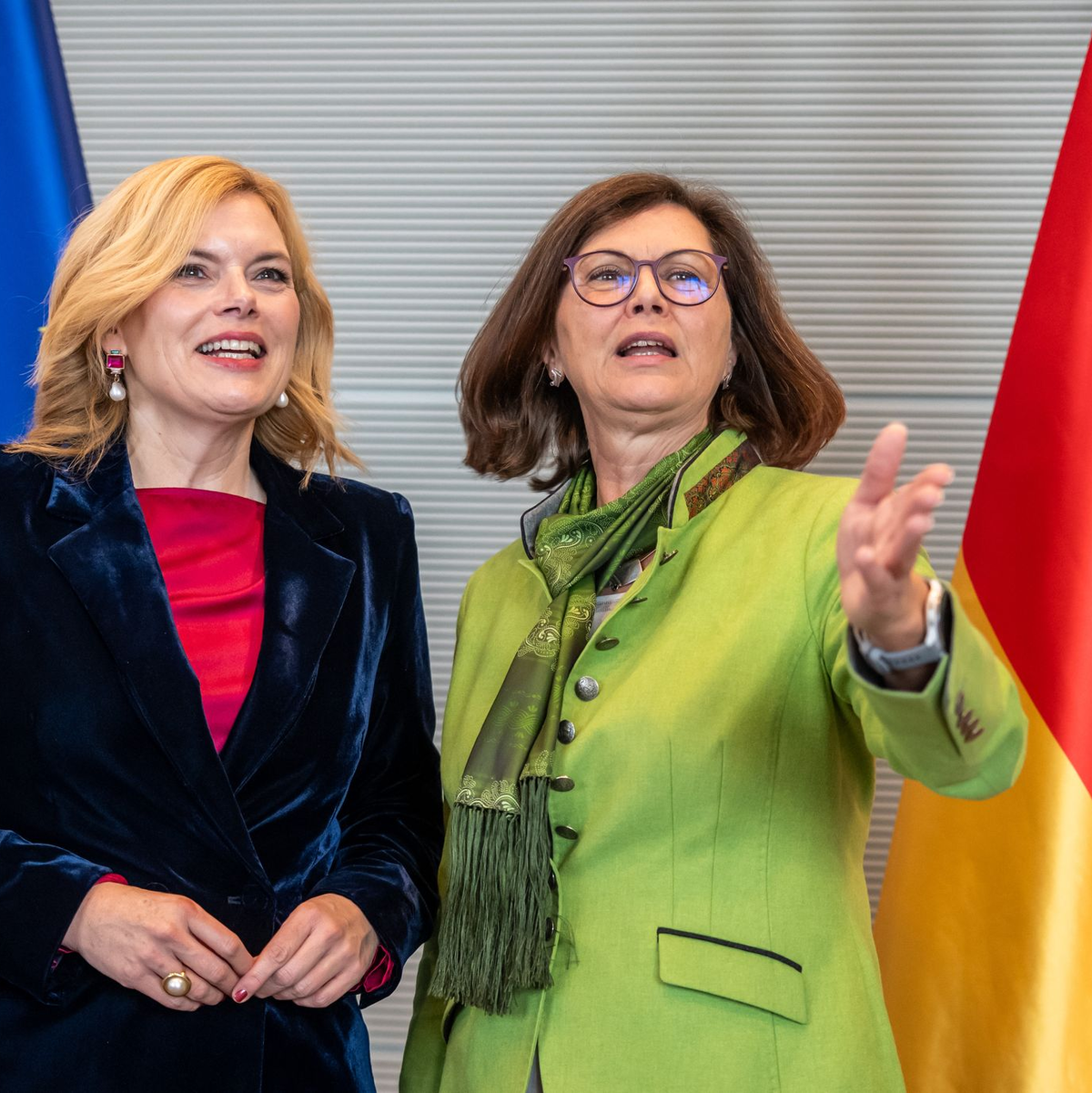 Ihre Namen fallen für die Steinmeier-Nachfolge immer wieder: Julia Klöckner und Ilse Aigner. (Archivbild) - Foto: Michael Kappeler/dpa