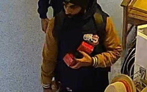 POL-SBR-BURB: Öffentlichkeitsfahndung nach räuberischem Diebstahl in DM-Filiale / Wer kennt die beiden unbekannten Täter? - Foto: presseportal.de