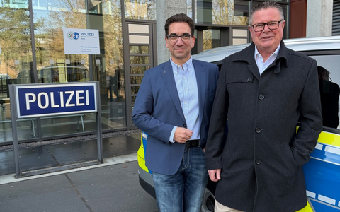 POL-BN: Bonner Polizei übergibt Stadt Bonn zwei ehemalige Einsatzfahrzeuge zur Unterstützung der humanitären Hilfe im Rahmen der Solidaritätspartnerschaft mit der ukrainischen Stadt Cherson - Foto: presseportal.de