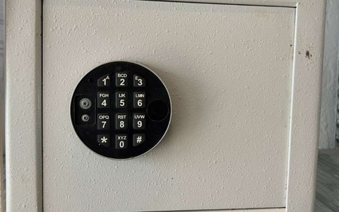 LPI-NDH: Zeugenaufruf: Fund eines Wandtresors - Wer kann Hinweise geben? - Foto: presseportal.de